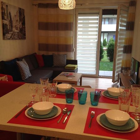 Apartamento Przytulne mieszkanie z ogródkiem Cracovia Exterior foto